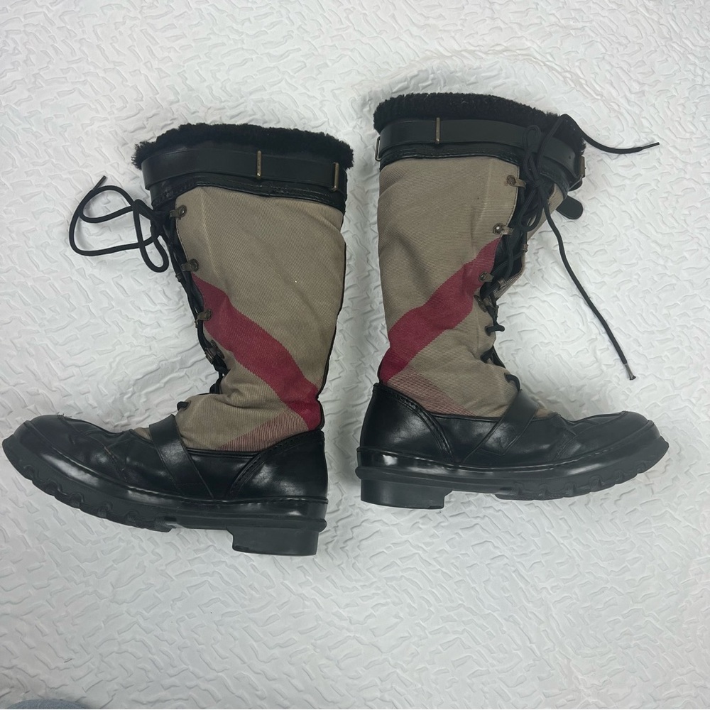 Burberry Black Leather & Brown/Red Mega Check Canvas Lace-Up Fur-Lined Boots - Picture 6 of 15